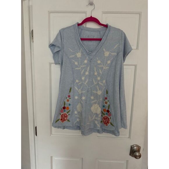 CAITE Embroidered V-neck Flowy Tunic Top, Heather Blue, Medium. - Picture 1 of 6